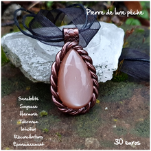 Charger l'image dans la galerie, Pendentif féminité et épanouissement en Pierre de lune