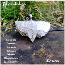 Charger l'image dans la galerie, Pendentif féminité et réconciliations en pierre de lune grise