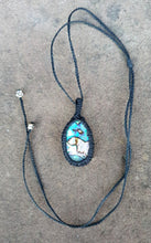 Charger l'image dans la galerie, Collier féminité et abondance en Abalone