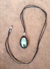 Charger l'image dans la galerie, Collier protection de l'empathe en labradorite