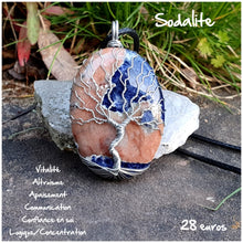 Charger l&#39;image dans la galerie, Pendentif confiance et contacts en Sodalite
