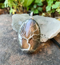 Charger l&#39;image dans la galerie, Pendentif protection de l&#39;empathe en labradorite

