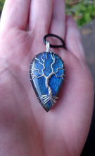 Charger l&#39;image dans la galerie, Pendentif protection de l&#39;empathe en labradorite
